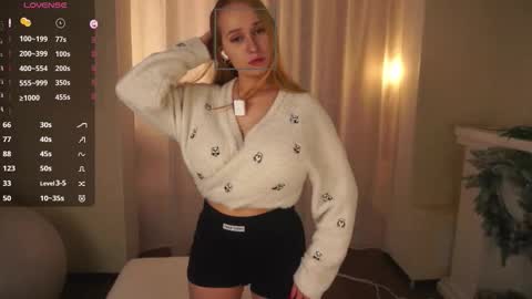 Milina online show from 02-06-26, 06:44