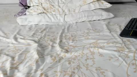 Snapshot of maybelline_666 chatting on 09-16-25, 08:26 Maybelline69 online show from 09-16-25, 08:26