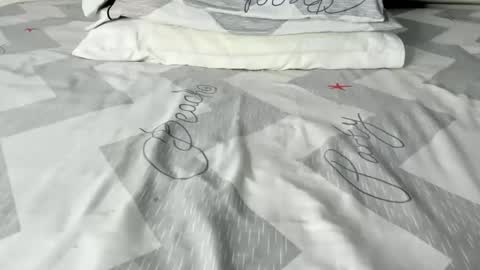 Snapshot of maybelline_666 chatting on 10-17-25, 08:22 Maybelline69 online show from 10-17-25, 08:22