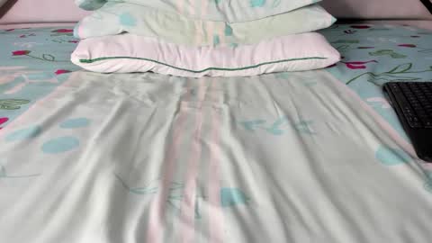 Snapshot of maybelline_666 chatting on 11-24-25, 11:04 Maybelline69 online show from 11-24-25, 11:04