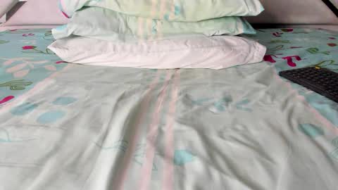 Snapshot of maybelline_666 chatting on 11-25-25, 08:42 Maybelline69 online show from 11-25-25, 08:42