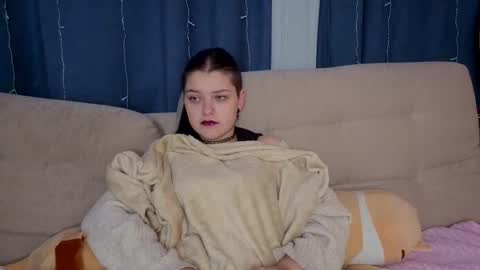 Snapshot of maybellspitz chatting on 01-07-26, 08:22 Lalli online show from 01-07-26, 08:22