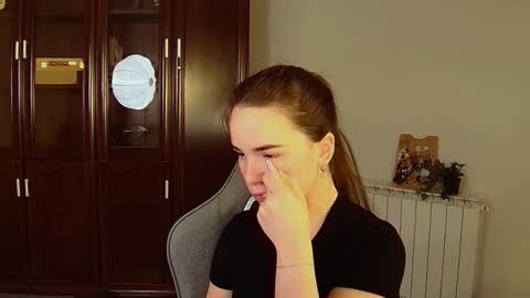 maybloom_ online show from 10-29-25, 06:04