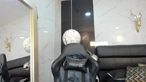 Snapshot of maylinsanchez chatting on 02-01-25, 04:03 Maylin online show from 02-01-25, 04:03