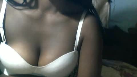 Snapshot of mayolu586 chatting on 06-03-26, 01:25 Maya online show from 06-03-26, 01:25