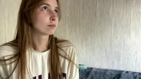Snapshot of mayrabereznak chatting on 07-20-26, 02:19 Merry online show from 07-20-26, 02:19