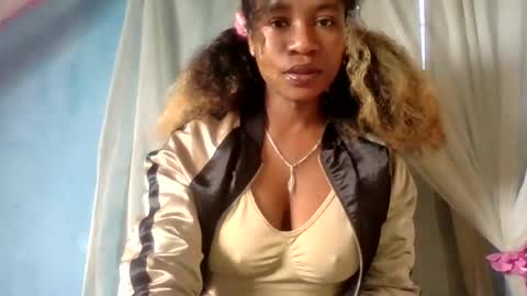 Snapshot of mayrah5 chatting on 07-08-26, 06:40 mayrah online show from 07-08-26, 06:40