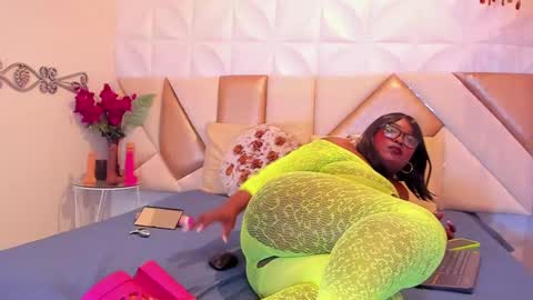 Snapshot of maystorm_ chatting on 09-10-25, 02:22 May online show from 09-10-25, 02:22