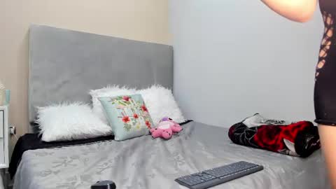 Snapshot of mayteminaj chatting on 06-12-26, 10:08 mayte online show from 06-12-26, 10:08