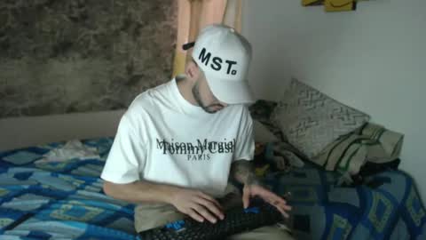 Snapshot of maythedesirelive chatting on 12-25-24, 08:50 thonny online show from 12-25-24, 08:50