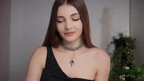 Snapshot of mayttease chatting on 10-25-25, 06:02 mayttease online show from 10-25-25, 06:02