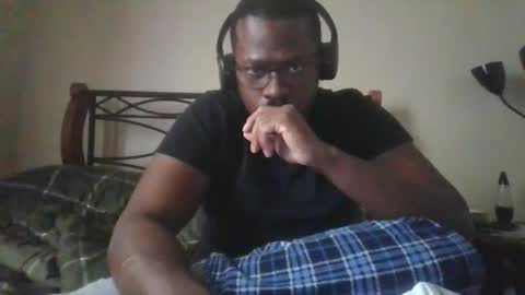 Snapshot of mbsupreme chatting on 10-31-25, 02:51 Mark online show from 10-31-25, 02:51