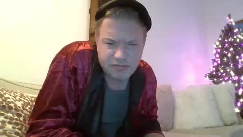 Snapshot of me2283 chatting on 12-10-24, 03:30 me2283 online show from 12-10-24, 03:30