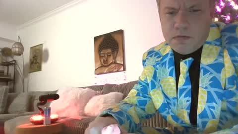 Snapshot of me2283 chatting on 12-23-24, 01:08 me2283 online show from 12-23-24, 01:08