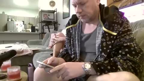 Snapshot of me2283 chatting on 03-03-25, 02:04 me2283 online show from 03-03-25, 02:04