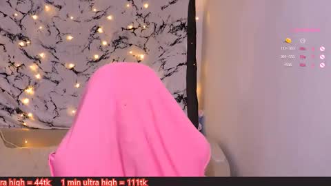 Snapshot of me_hanna chatting on 02-17-25, 01:15 Hanna online show from 02-17-25, 01:15