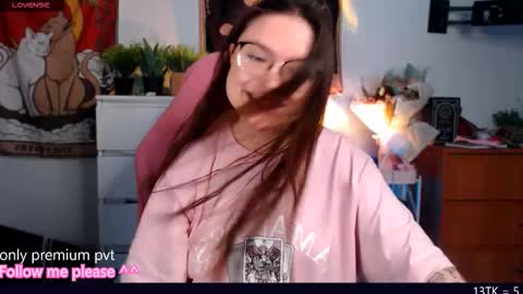 Snapshot of me_hanna chatting on 09-08-25, 10:53 Hanna online show from 09-08-25, 10:53