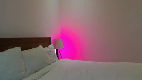 Snapshot of me_lina_ chatting on 03-09-25, 01:59 Alice online show from 03-09-25, 01:59