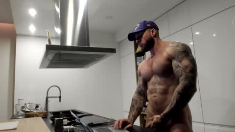 Snapshot of mealphamale chatting on 12-10-24, 03:12 Alpha Male online show from 12-10-24, 03:12