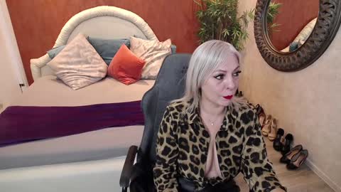 Snapshot of meamandax chatting on 01-11-25, 08:00 meamandax online show from 01-11-25, 08:00