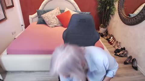 Snapshot of meamandax chatting on 02-20-25, 11:31 meamandax online show from 02-20-25, 11:31