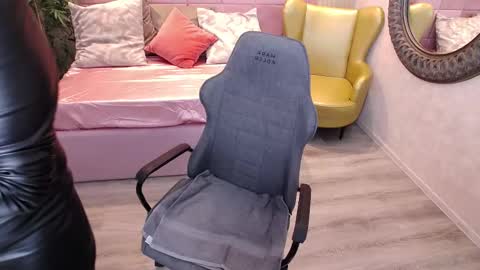 Snapshot of meamandax chatting on 10-14-25, 07:09 meamandax online show from 10-14-25, 07:09