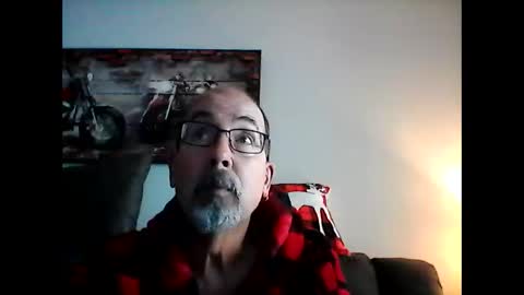 Snapshot of meathome3 chatting on 01-04-25, 04:32 me at home online show from 01-04-25, 04:32