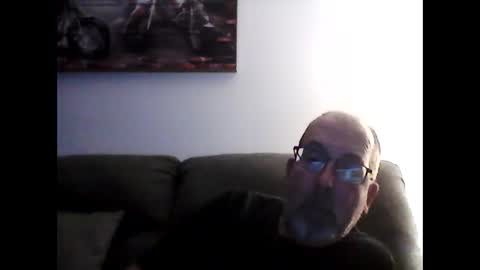 Snapshot of meathome3 chatting on 01-15-25, 04:04 me at home online show from 01-15-25, 04:04