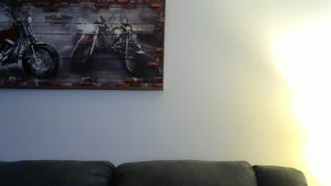 Snapshot of meathome3 chatting on 01-15-25, 01:52 me at home online show from 01-15-25, 01:52