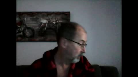 Snapshot of meathome3 chatting on 01-25-25, 01:30 me at home online show from 01-25-25, 01:30
