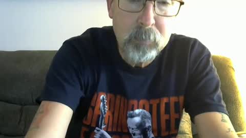 Snapshot of meathome3 chatting on 01-29-25, 01:49 me at home online show from 01-29-25, 01:49