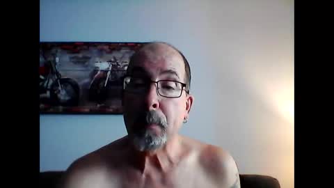 Snapshot of meathome3 chatting on 02-20-25, 03:41 me at home online show from 02-20-25, 03:41