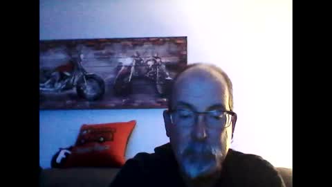 Snapshot of meathome3 chatting on 09-17-25, 02:57 me at home online show from 09-17-25, 02:57