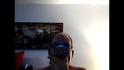 Snapshot of meathome3 chatting on 09-25-25, 02:26 me at home online show from 09-25-25, 02:26