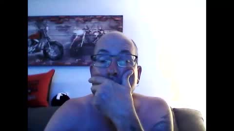 Snapshot of meathome3 chatting on 10-03-25, 03:03 me at home online show from 10-03-25, 03:03