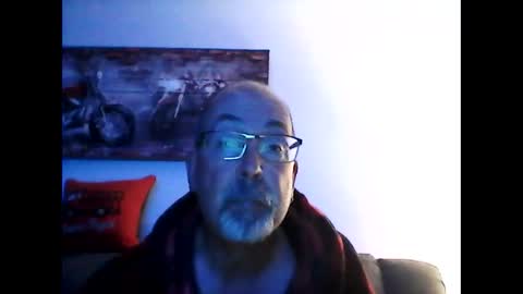 Snapshot of meathome3 chatting on 10-17-25, 09:56 me at home online show from 10-17-25, 09:56