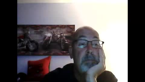 Snapshot of meathome3 chatting on 11-09-25, 12:36 me at home online show from 11-09-25, 12:36