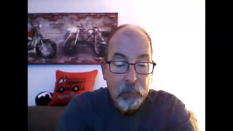 Snapshot of meathome3 chatting on 11-30-25, 01:59 me at home online show from 11-30-25, 01:59