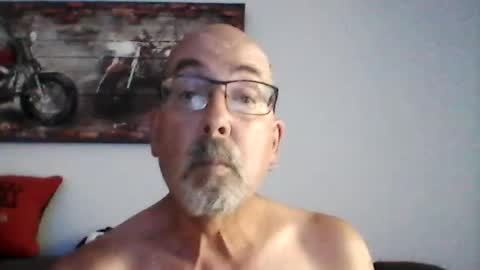 Snapshot of meathome3 chatting on 07-27-26, 09:00 me at home online show from 07-27-26, 09:00