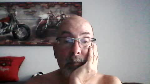 Snapshot of meathome3 chatting on 07-30-26, 06:29 me at home online show from 07-30-26, 06:29