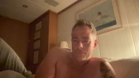 Snapshot of meau_lest chatting on 11-04-25, 10:31 Meau Lest online show from 11-04-25, 10:31