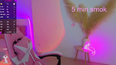 Snapshot of medina_andress chatting on 07-19-26, 10:35 Dina online show from 07-19-26, 10:35