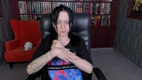 Snapshot of medusagorgona_ chatting on 09-18-25, 07:10 Medusa online show from 09-18-25, 07:10