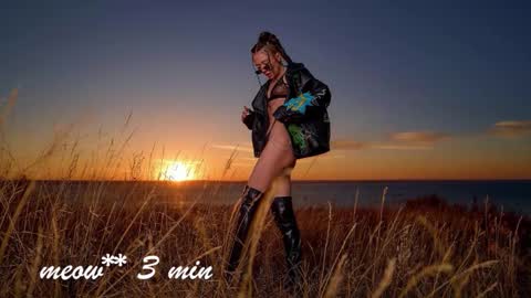 Snapshot of meeeeeow08 chatting on 09-19-25, 07:32 Sweet Meow nonude online show from 09-19-25, 07:32