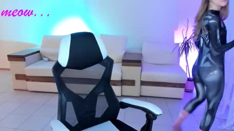 Snapshot of meeeeeow08 chatting on 10-09-25, 02:09 Sweet Meow nonude online show from 10-09-25, 02:09