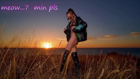 Snapshot of meeeeeow08 chatting on 11-04-25, 12:54 Sweet Meow nonude online show from 11-04-25, 12:54