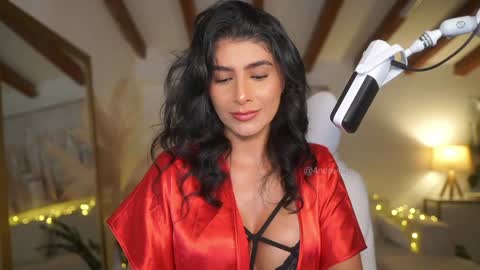 Andrea  online show from 01-17-25, 04:57