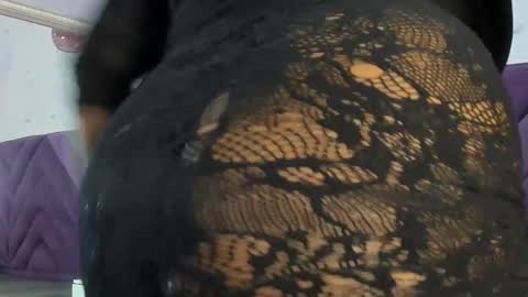 Snapshot of meeganfoox chatting on 01-13-26, 04:07 meeganfoox online show from 01-13-26, 04:07