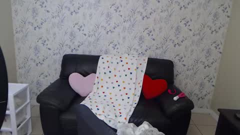 Snapshot of meeka_peeka chatting on 02-25-26, 12:15 Meeka Peeka online show from 02-25-26, 12:15