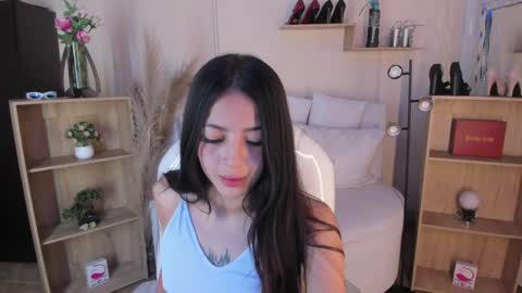 Snapshot of meelanny_ds chatting on 01-10-25, 05:05 online show from 01-10-25, 05:05